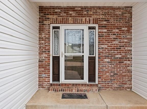 2nd image of 3009 Thoroughbred Dr