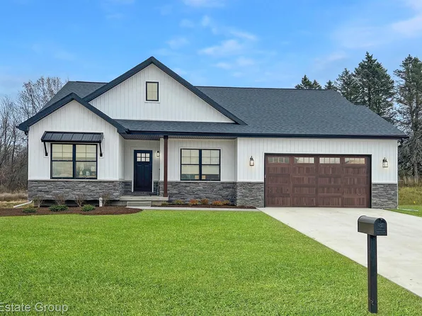 12824 Ivy Ln, Linden, MI 48451