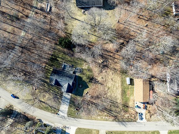 5th image of 166 Lakeside Dr