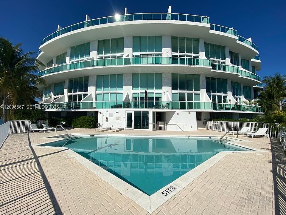 1st image of 2000 Bay Dr APT 203