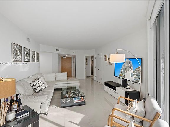 5th image of 16485 Collins Ave APT 532