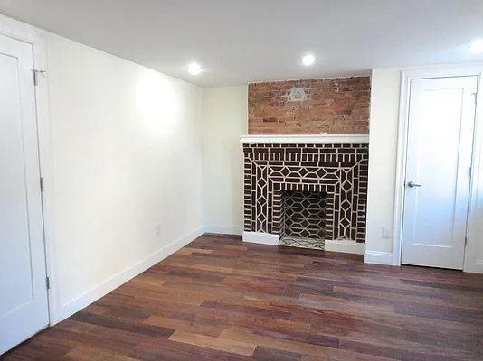 Rented by Elite NY Holdings | media 14