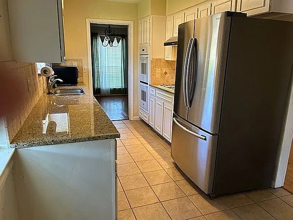 4th image of 639 Silverstone Dr