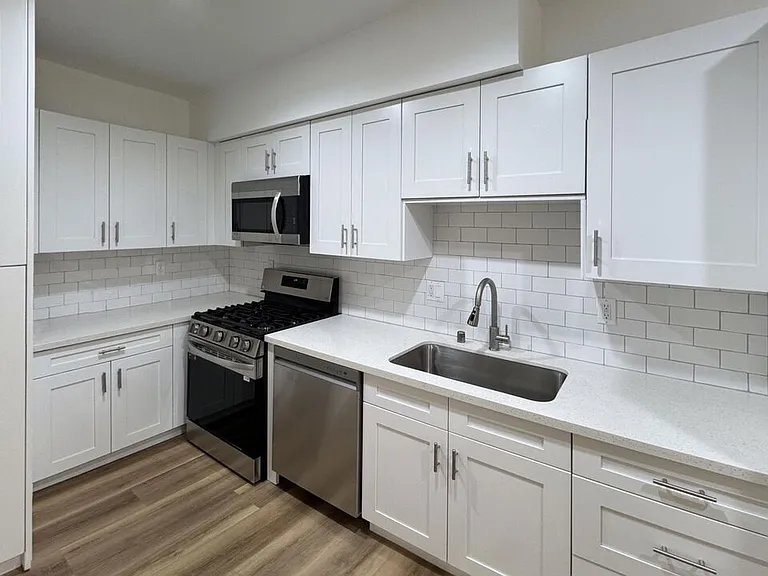3630 Midvale Ave #1 — Photo 37