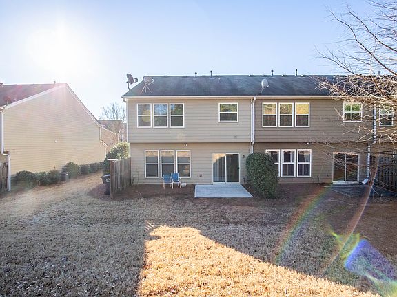 5th image of 1921 Granville Dr