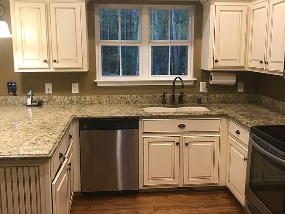 5th image of 424 Olivia Ln