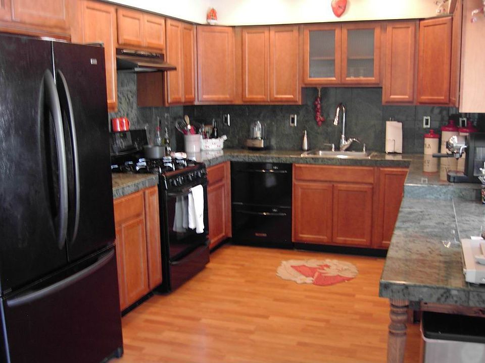 Renovated kitchen with granite counters!