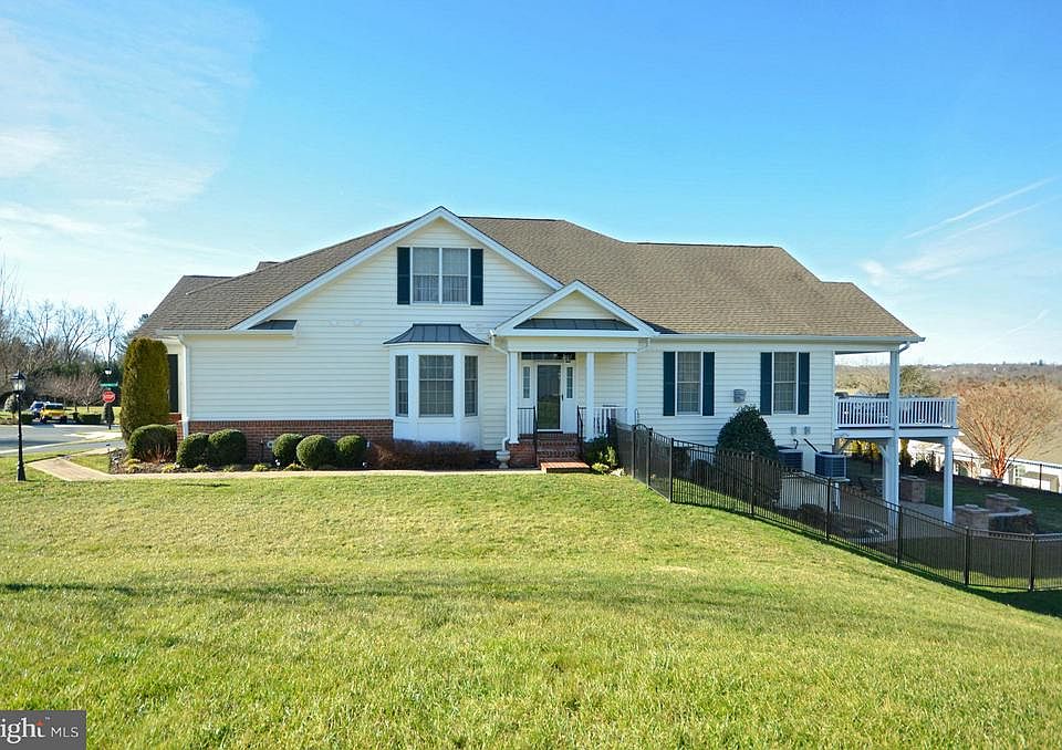 1st image of 808 Dominion Dr