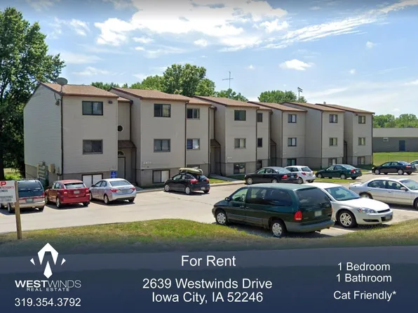 2639 Westwinds Dr, Iowa City, IA