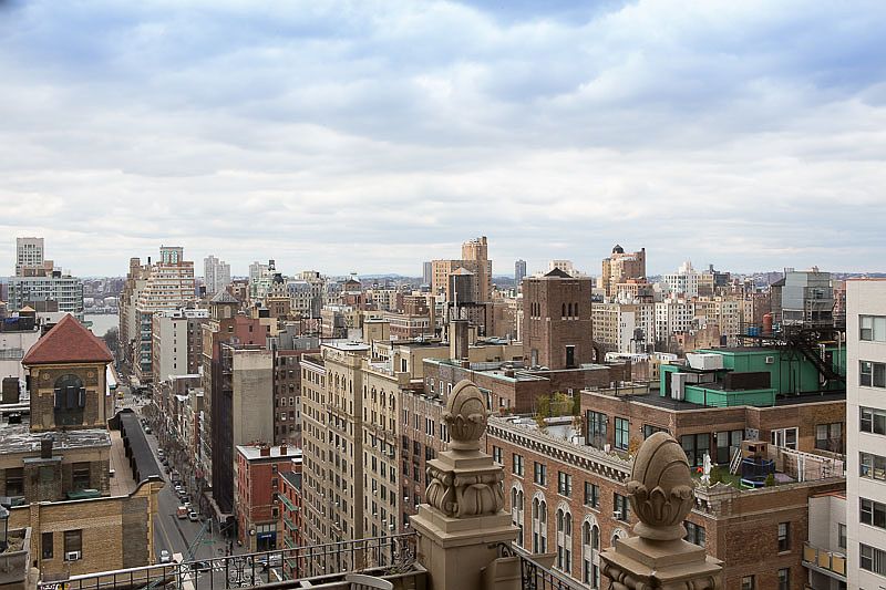 2nd image of 12 W 72nd St APT 21C