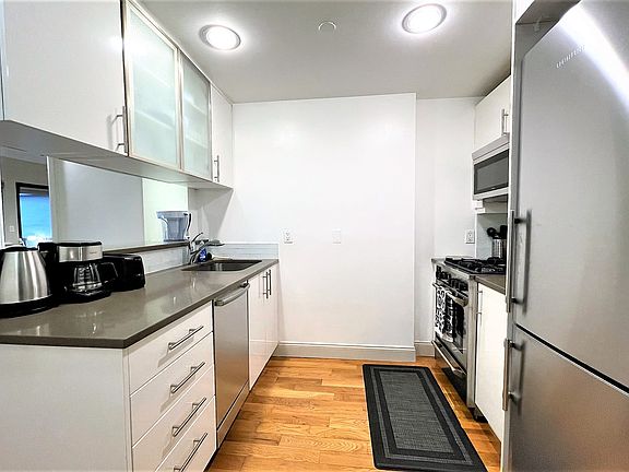 4th image of 107 E 31st St APT 5B