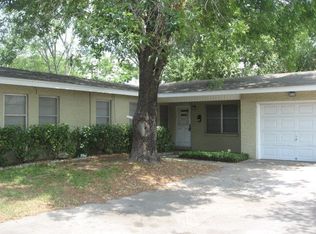 2805 N Ben Jordan St, Victoria, TX 77901