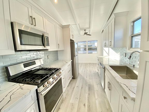 4th image of 229 Avenue H APT D