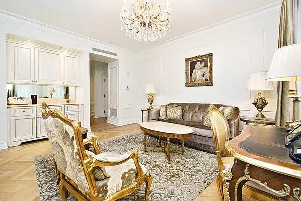 Sold by Level Group | media 10