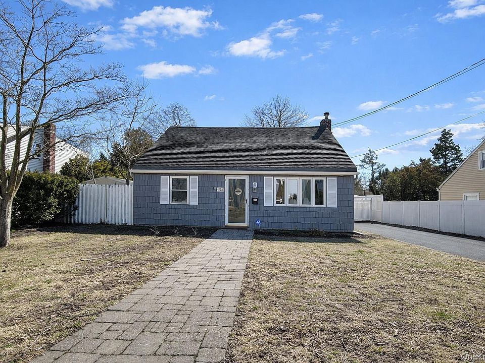 1st image of 93 Birch Avenue E