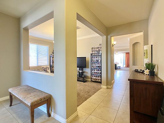 5th image of 273 E Crescent Pl