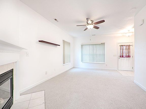 3rd image of 120 Farm Springs Dr