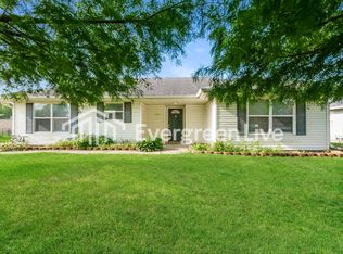 203 E Broadway St, Grain Valley, MO 64029
