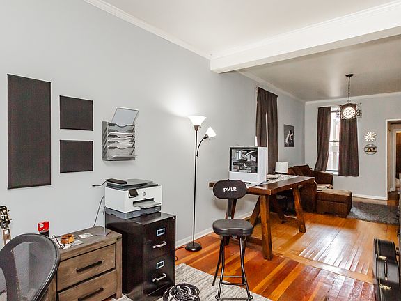 5th image of 1633 W Pierce Ave #1