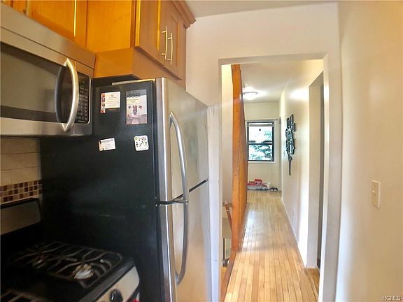 5th image of 454 S 10th Ave