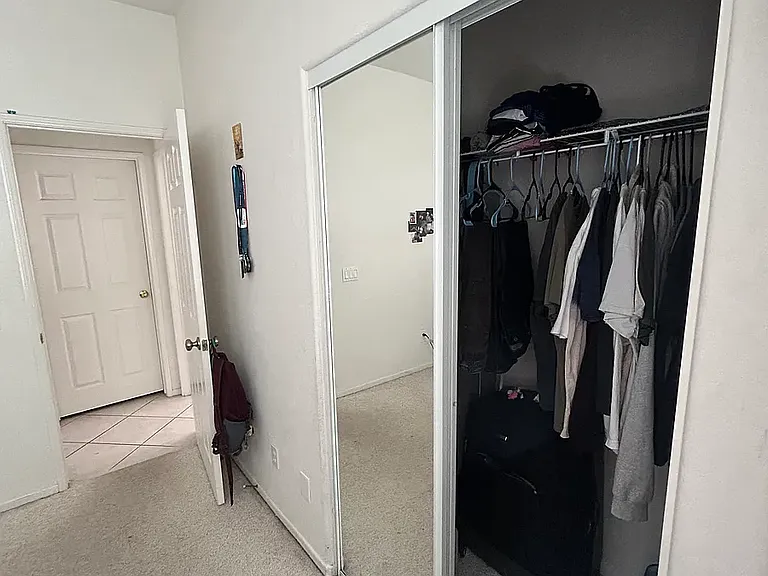 6689 Hollycrest Ct — Photo 13