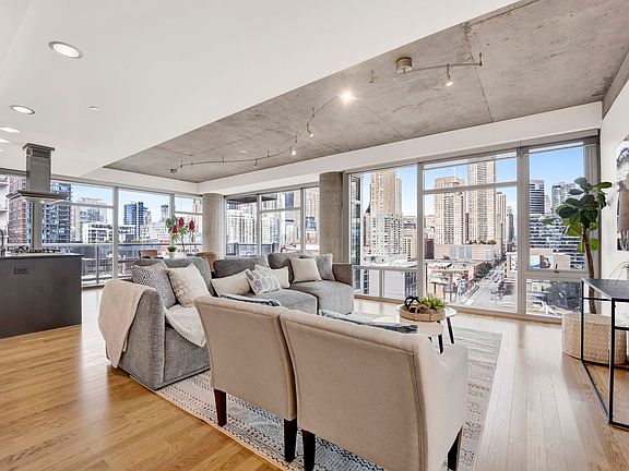 2nd image of 201 W Grand Ave APT Penthouse 8