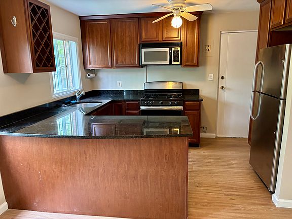 5th image of 1382 Normandy Dr NE APT 3