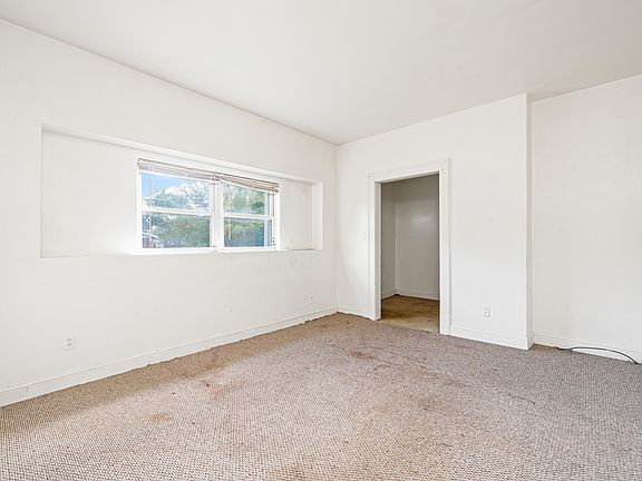 3rd image of 2924 Oakland Blvd NW