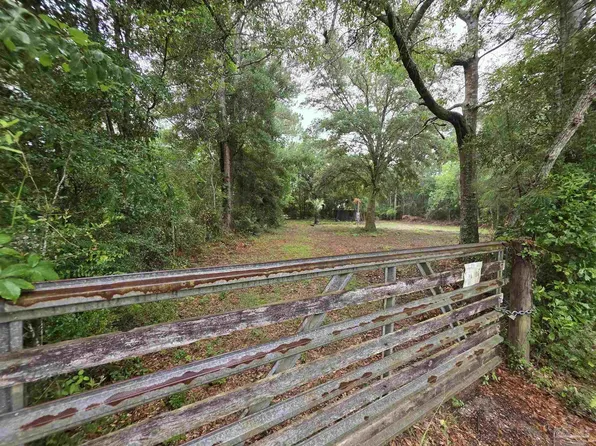 1997 Interstate Cir, Pensacola, FL 32526