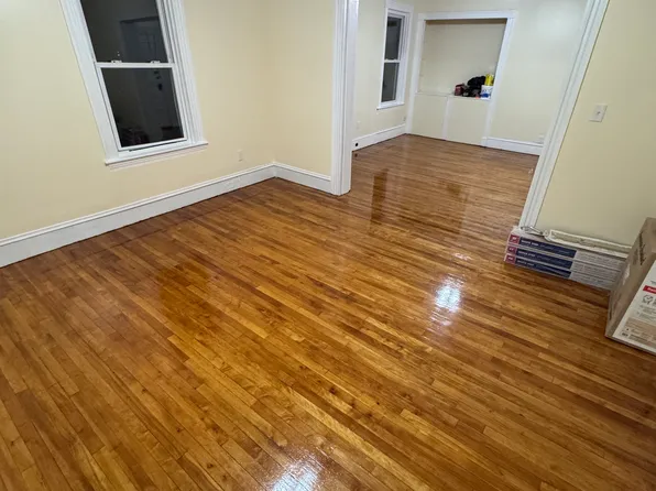 165 Belmont St APT 3, Worcester, MA 01605