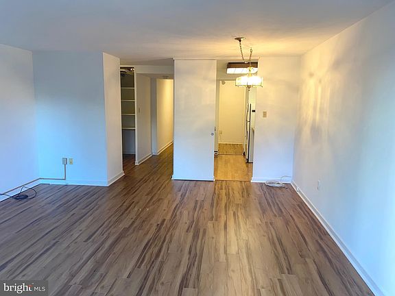 4th image of 604 S Washington Sq APT 308