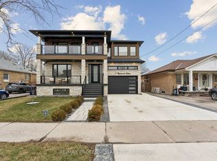 7 Ranwood Dr, Toronto, ON M9N 3E8