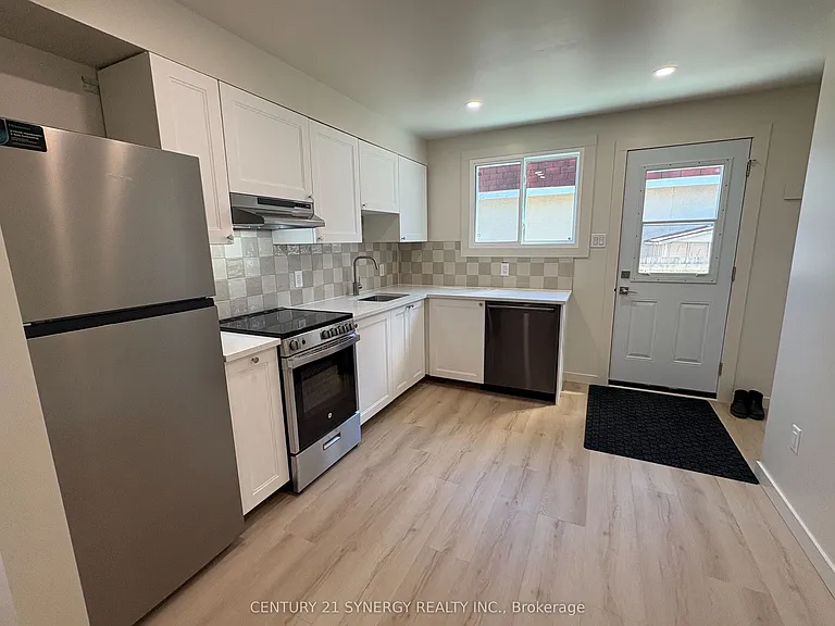 93B Tarquin Cres — Photo 4