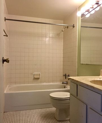 5th image of 1600 Wedgewood Dr APT 112