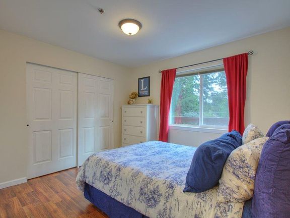 5th image of 515 Newport Way NW APT B5