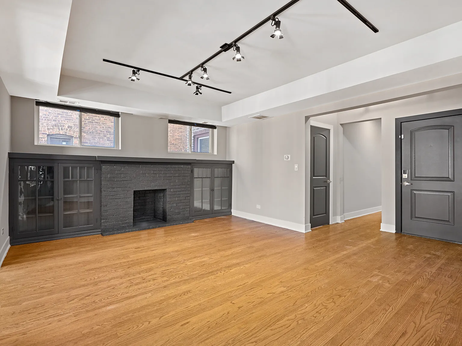 3 bed, $2,150 — Photo 2