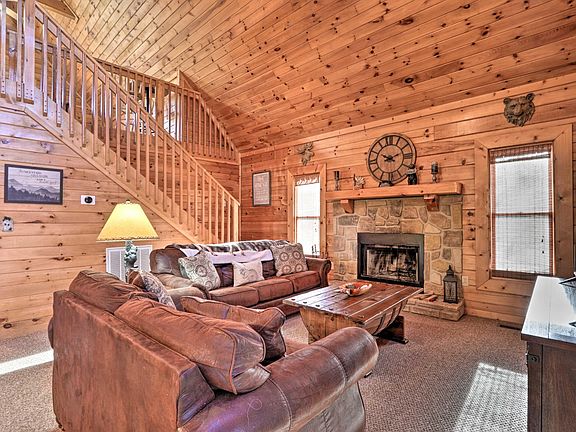 3rd image of 2539 Fleming Way
