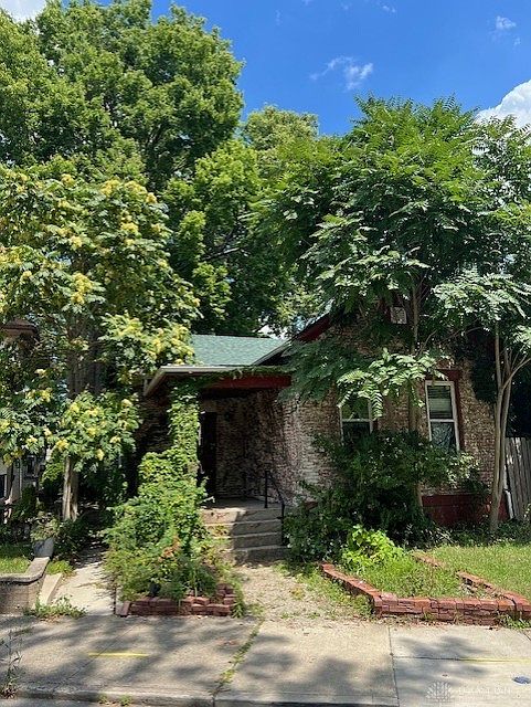 2nd image of 716 Brown St