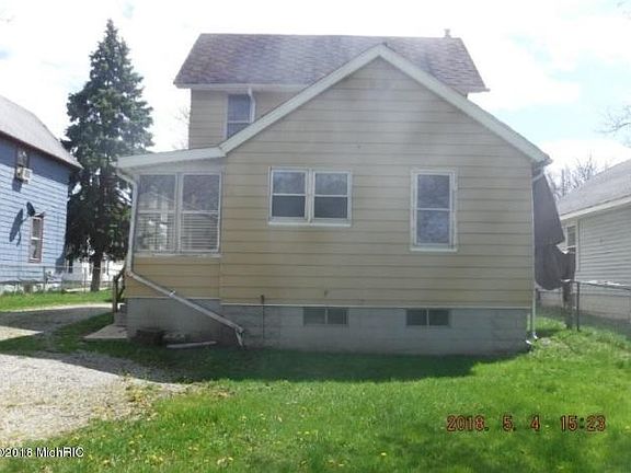 4th image of 74 Frisbie Ave