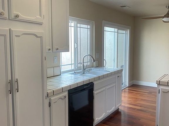 3rd image of 15300 Venetian Way