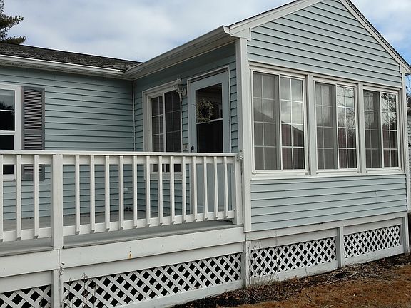 3rd image of 35 Green Holly Dr