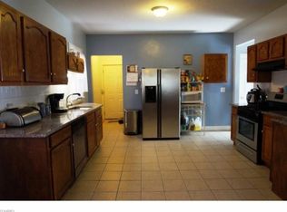 1615 Holyrood Rd, Cleveland, OH 44106