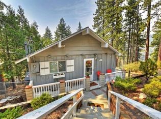 30590 Live Oak Dr, Running Springs, CA 92382