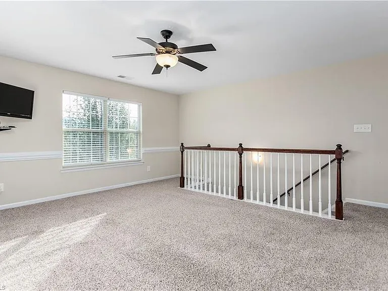 153 Tysonridge Ct — Photo 9