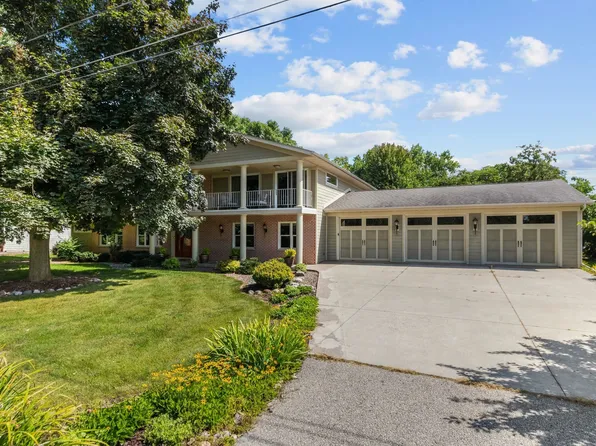 1400 Brooks Ln, Oshkosh, WI 54904