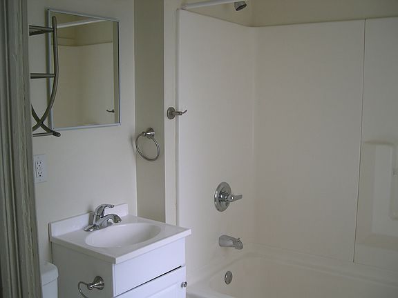 2nd image of 2252 Fairview Ave APT 221