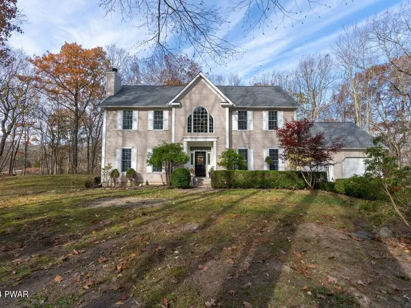 102 Brook Park Ct, Milford, PA 18337