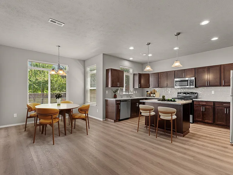 Welcome to the Residences at Broadway, where elegance meets convenience in the heart of Spokane Valley.