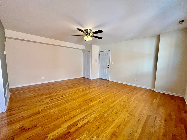 1639 W Lunt Ave #3S — Photo 5