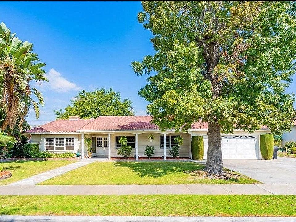1st image of 22099 E North Redwood Dr
